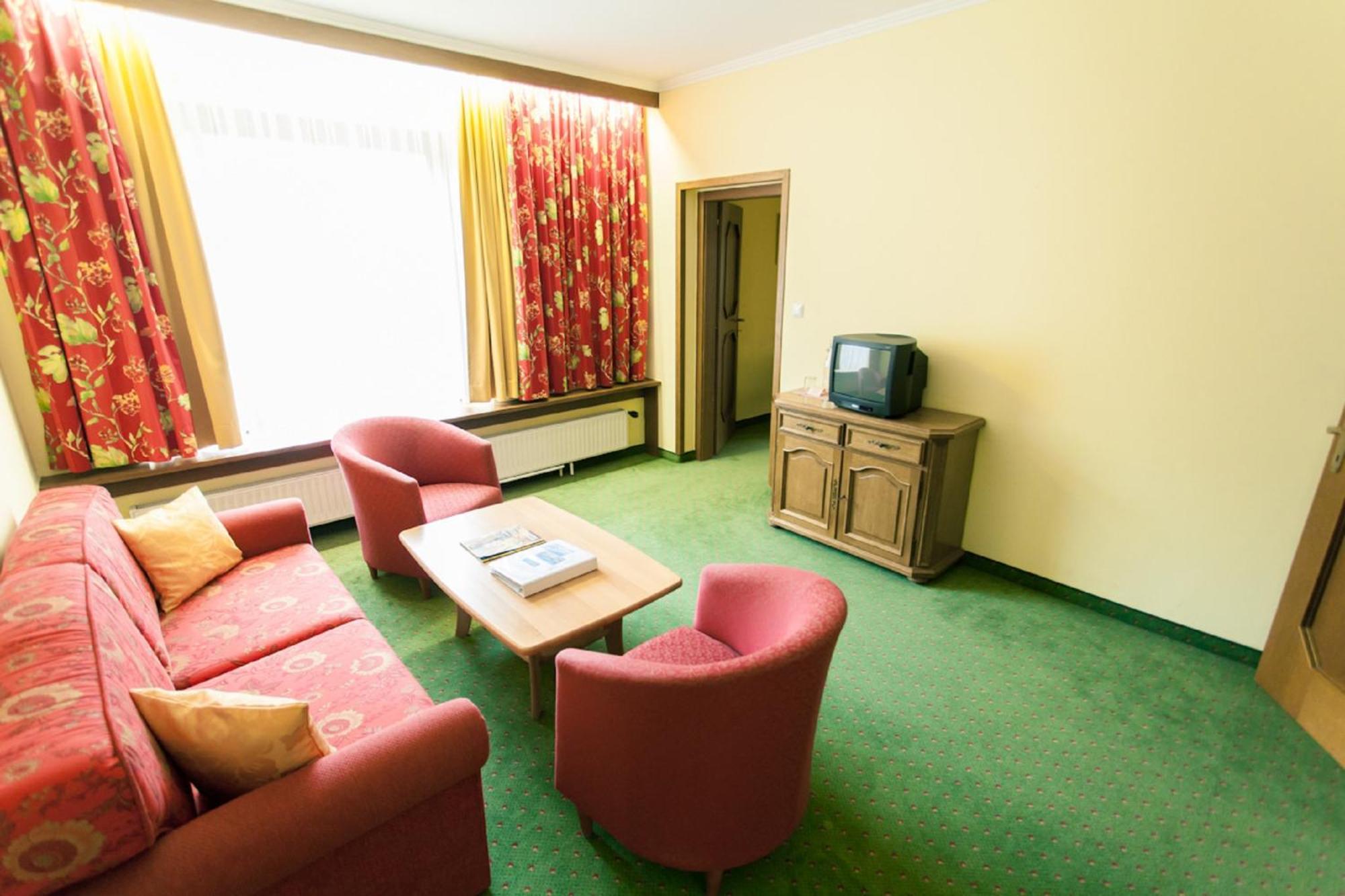 Kolmhof Hotel Bad Kleinkirchheim Bagian luar foto